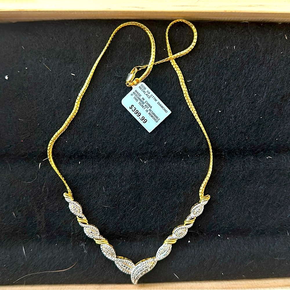GOB 1/4 diamond necklace